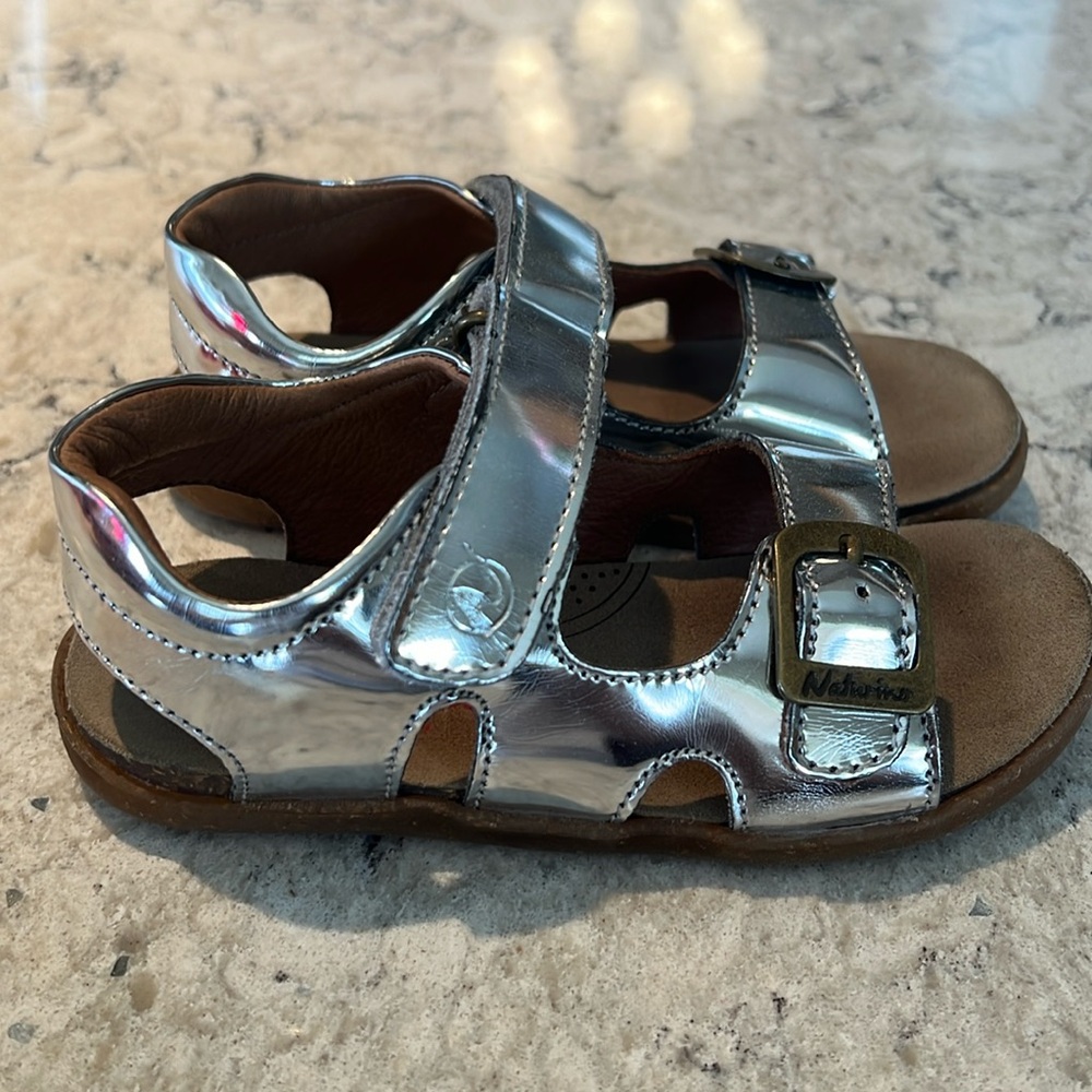 Naturino sandals. Size 25 = 8.5 (toddler). Worn once.